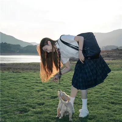 俏皮女学生